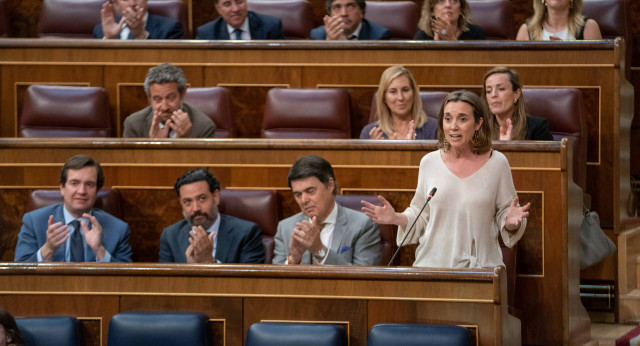 Cuca Gamarra interviene en el pleno del Congreso de los Diputados