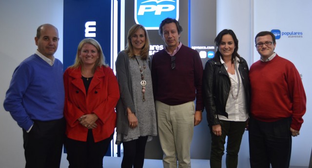 El vicesecretario de Organización y Electoral, Carlos Floriano, visita Vitoria