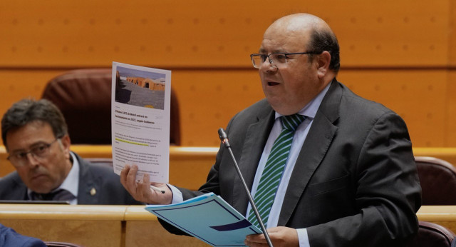 El senador José Robles durante su intervención en la Sesión de Control al Gobierno