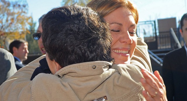 Mª Dolores Cospedal visita la asociación ASPADEC, en Cuenca