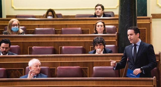 El secretario general del Partido Popular, Teodoro García Egea, interviene en la Sesión de Control