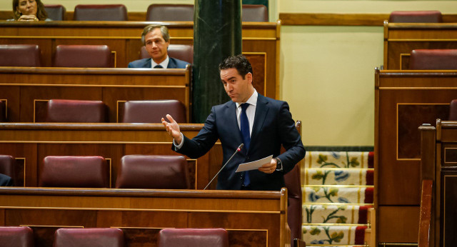 El secretario general del Partido Popular, Teodoro García Egea, interviene en la Sesión de Control