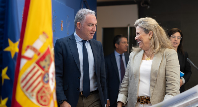 Bendodo durante la rueda de prensa en el Congreso