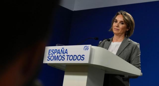 Cuca Gamarra en rueda de prensa