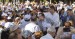 Mariano Rajoy y Xavier García Albiol saludan a los asistentes en un acto de campaña en Badalona