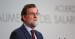 El presidente del Gobierno, Mariano Rajoy, hace unas declaraciones después de firmar el acuerdo para la subida del SMI