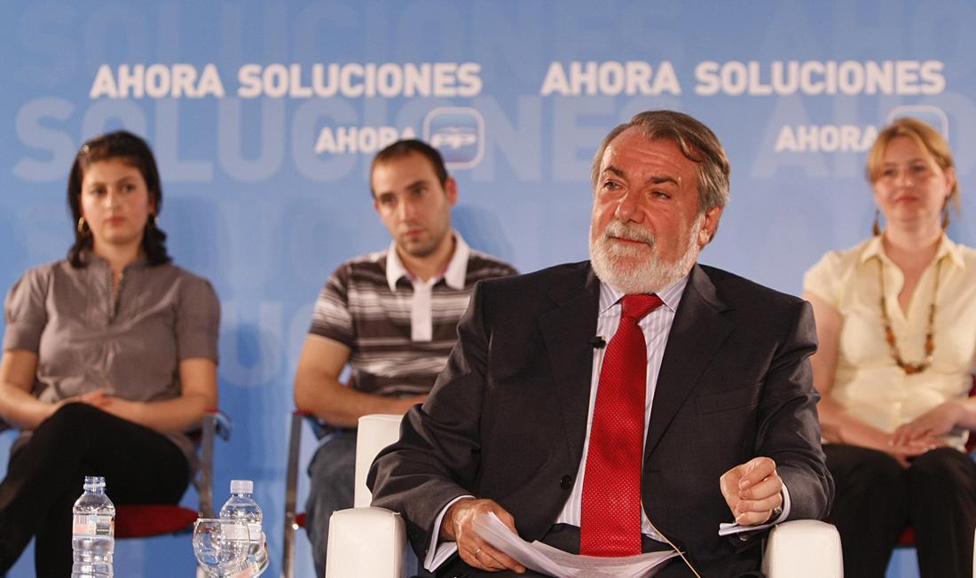 Encuentro de Jaime Mayor Oreja con la Comunidad Rumana