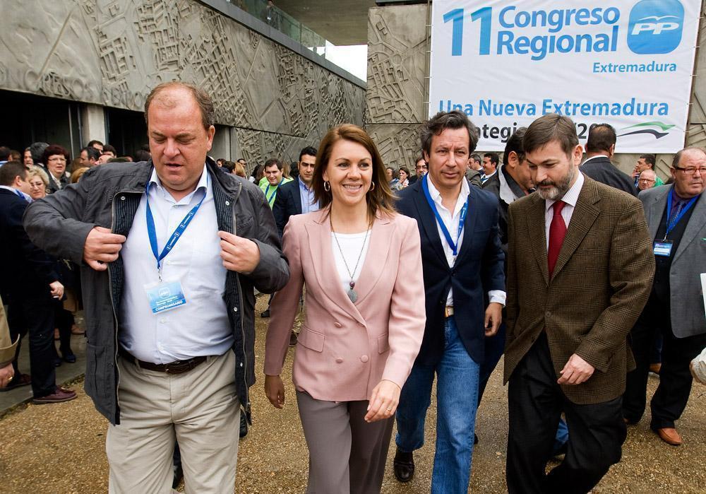 Mª Dolores de Cospedal con José Antonio Monago y Carlos Floriano en la inauguración del XI Congreso del PP Extremadura