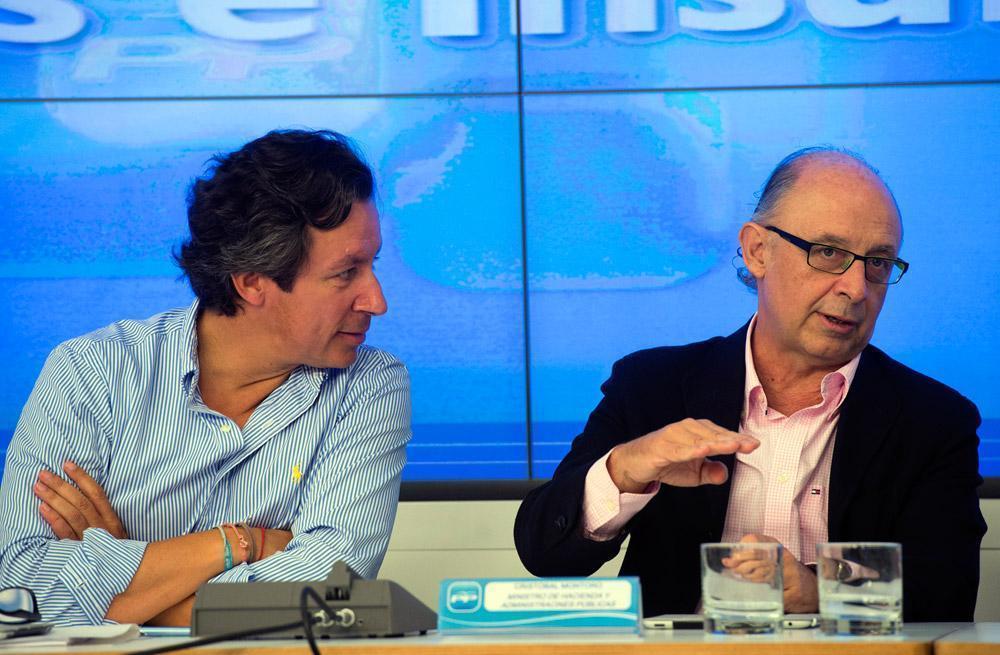 Cristóbal Montoro participa en la reunión de presidentes provinciales en la sede del PP