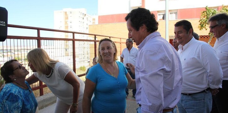 Carlos Floriano visita un campamento de verano en Jerez de la Frontera