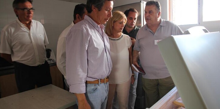 Carlos Floriano visita un campamento de verano en Jerez de la Frontera