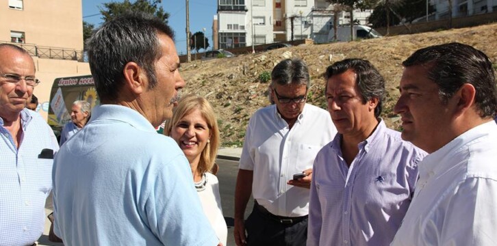 Carlos Floriano visita un campamento de verano en Jerez de la Frontera