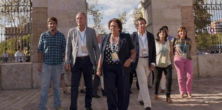 Rita Barberá, Alberto Fabra y Carlos Floriano en su llegada al seminario de NNGG.