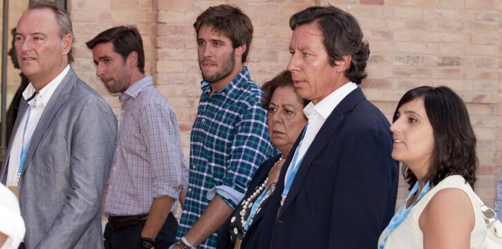 Carlos Floriano, Rita Barberá, Beatriz Jurado y Alberto Fabra a su llegada al seminario de NNGG en Valencia