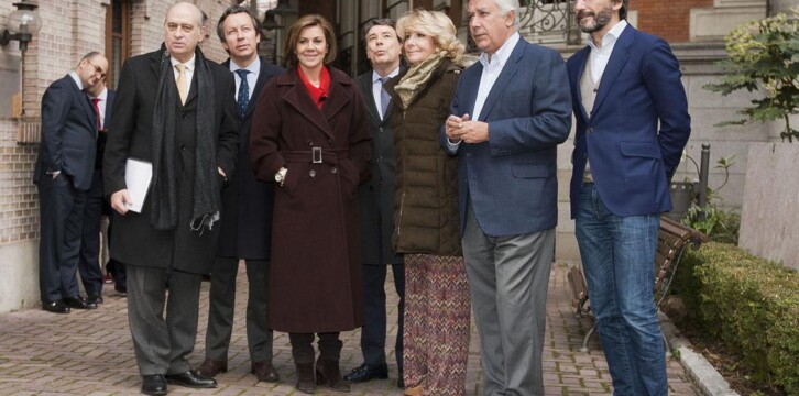 Jorge Fernández, Carlos Floriano, Igancio González, Esperanza Aguirre, Javier Arenas e Iñaki Oyarzabal en las jornadas 