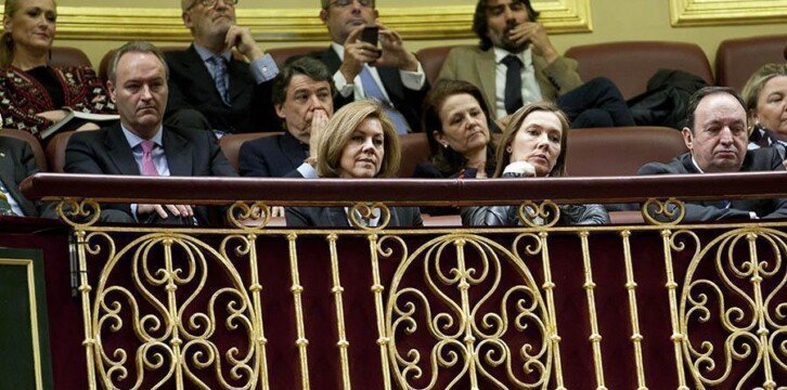 María Dolores de Cospedal y Elvira Fernández durante el Debate sobre el estado de la Nación