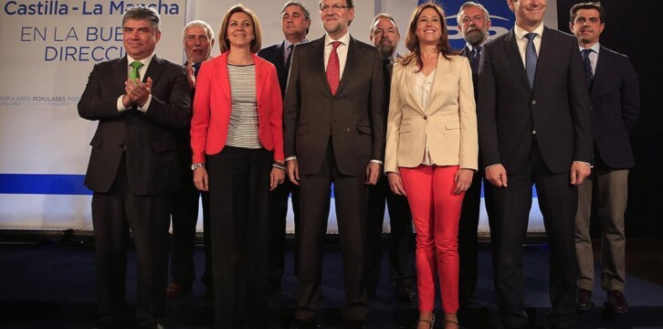 El presidente del Gobierno y del PP, Mariano Rajoy, junto a la Presidenta del PP de CLM, Mª Dolores de Cospedal y los cabeza de lista
