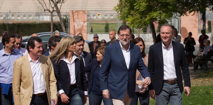 El Presidente del Gobierno y del PP, Mariano Rajoy junto a Alberto Fabra y la candidata a la alcaldía de Alicante