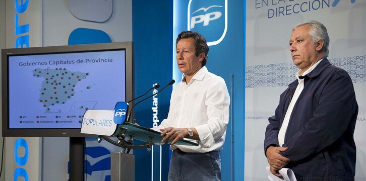 Floriano y Arenas tras la eunión de la Comisión de Seguimiento de los Pactos