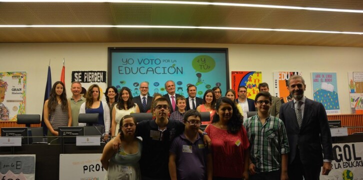 Acto SAME en el Congreso. Fuente: Campa?a Mundial por la Educación.