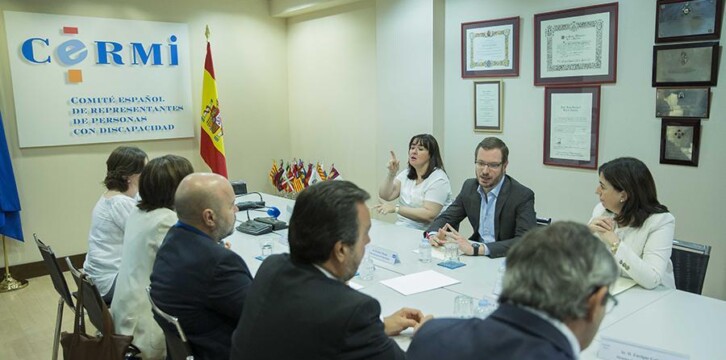 Javier Maroto se reúne con el Cermi