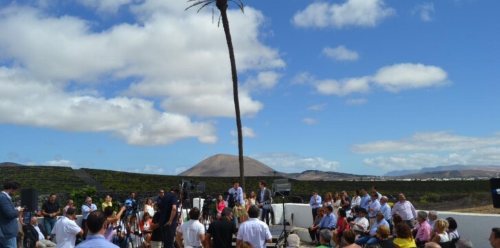 Pablo Casado y José Manuel Soria en el acto #cumPPlimos de Lanzarote