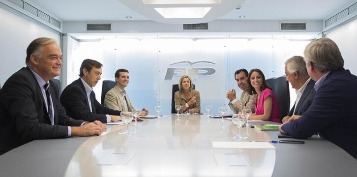 María Dolores de Cospedal preside la reunión del Comité de Dirección