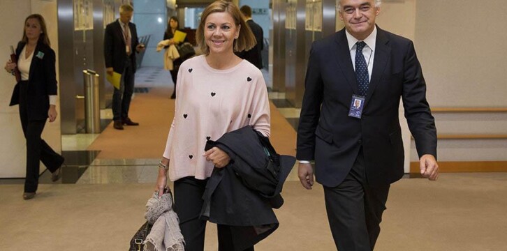 María Dolores de Cospedal y Esteban González Pons a su llegada a la reunión