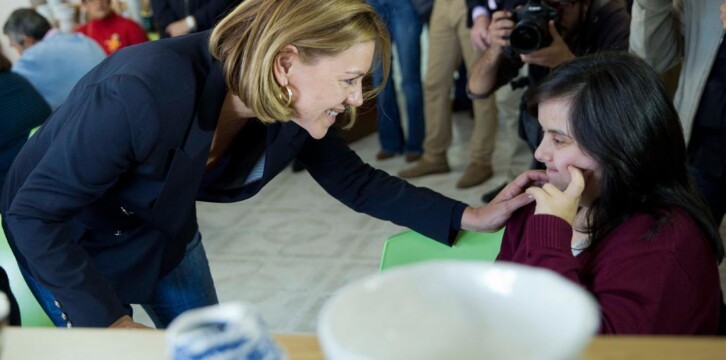 La Secretaria General, Mª Dolores de Cospedal, visita el Centro Ocupacional ASPNAIS