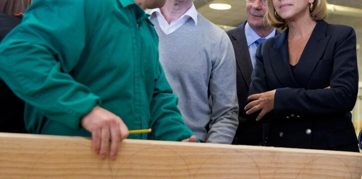 La Secretaria General, Mª Dolores de Cospedal, visita el Centro Ocupacional ASPNAIS