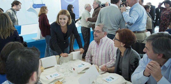 María Dolores de Cospedal visita un centro ocupacional en Lugo