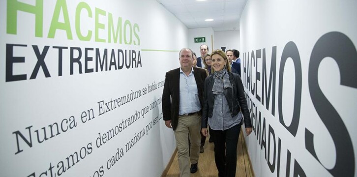 María Dolores de Cospedal con José Antonio Monago en la sede del PP de Extremadura