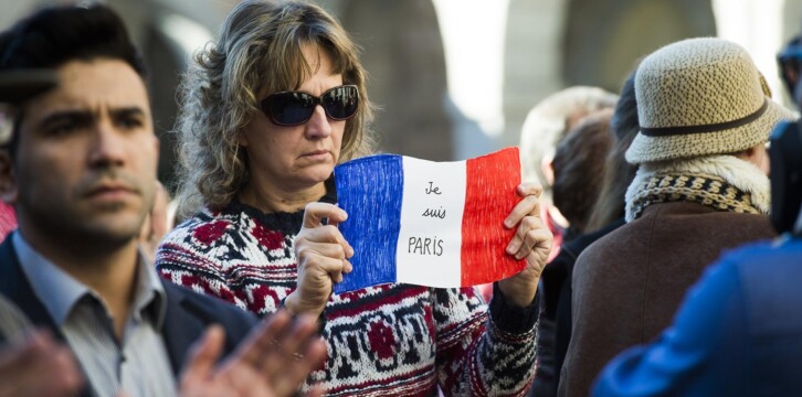 Minuto de silencio en Ávila con Fátima Báñez y Pablo Casado