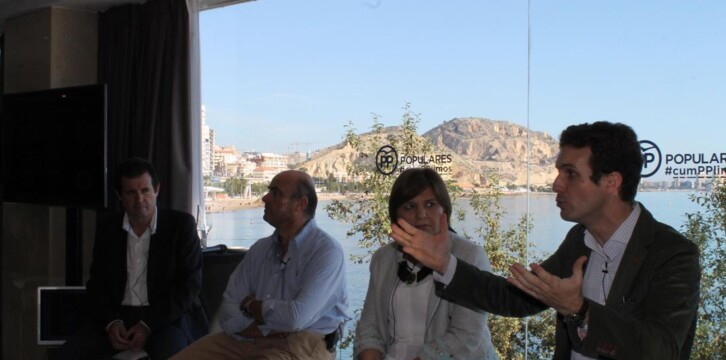 Pablo Casado e Isabel Bonig participan en un encuentro con empresarios en Alicante