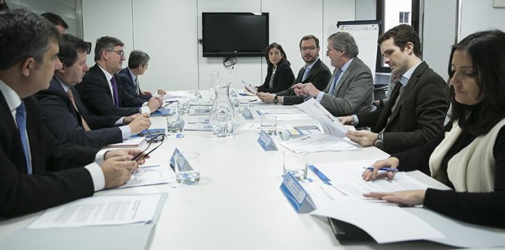 Maroto y Méndez de Vigo se reúnen para hablar sobre el Pacto de Educación propuesto por Rajoy