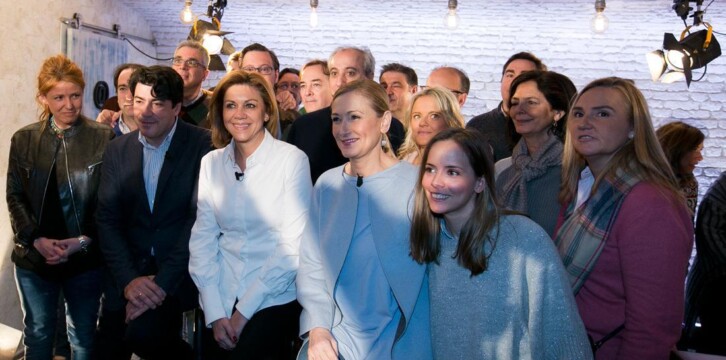 Mª Dolores Cospedal participa en un acto con militantes junto a Cristina Cifuentes y David Pérez