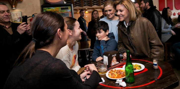 Mª Dolores Cospedal participa en un acto con afiliados