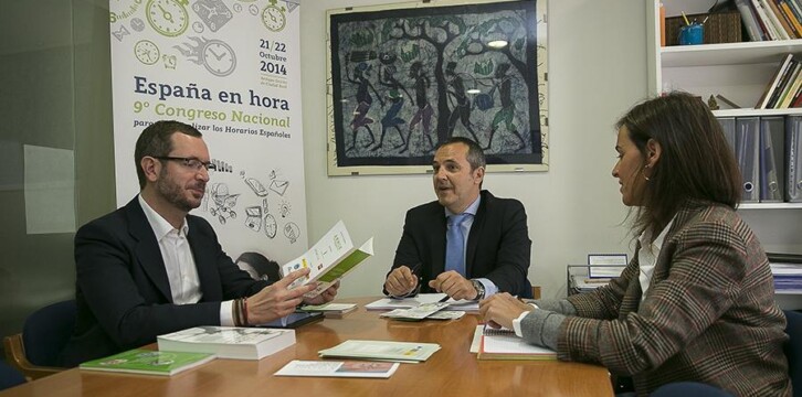 Javier Maroto se reúne con ARHOE