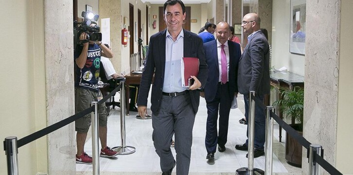 Fernando Martinez-Maillo firma su acta como diputado