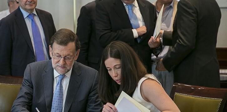Mariano Rajoy firma su acta como diputado