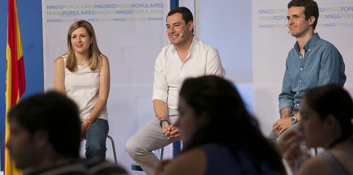 Pablo Casado y Juanma Moreno en el campus de verano de NNGG Madrid