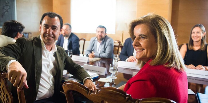 Reunión de los equipos negociadores de PP y Ciudadanos