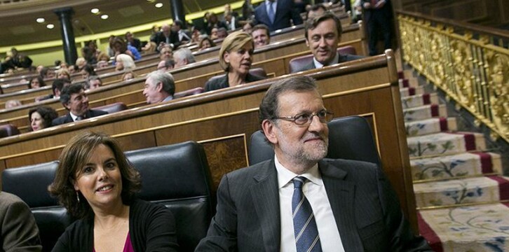 Mariano Rajoy con Soraya Sáenz de Santamaría durante la Sesión de Investidura