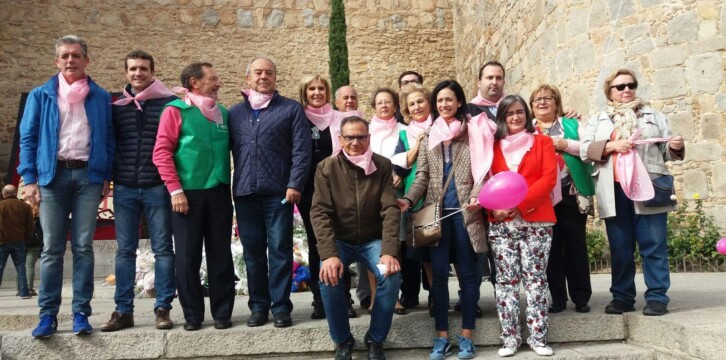 Pablo Casado en el acto organizado en Ávila por la AECC, con motivo del Día Mundial del Cáncer de Mama