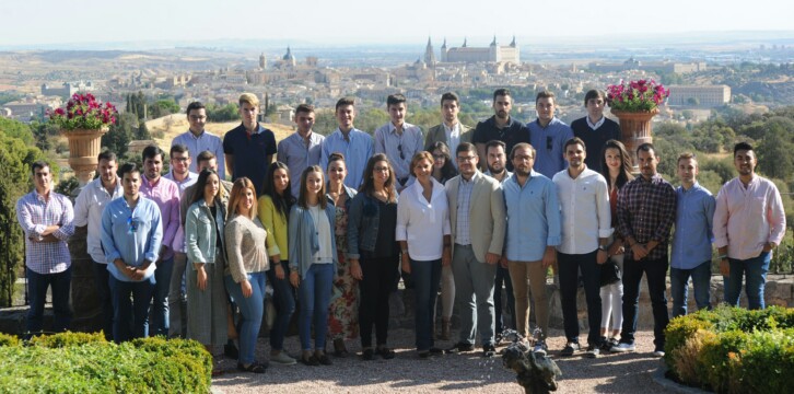 María Dolores de Cospedal participa en un encuentro con NNGG Toledo