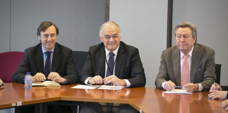 Rafael Hernando se reúne con la delegación de los diputados populares en el Parlamento Europeo que estará encabezada por su portavoz, Esteban González Pons