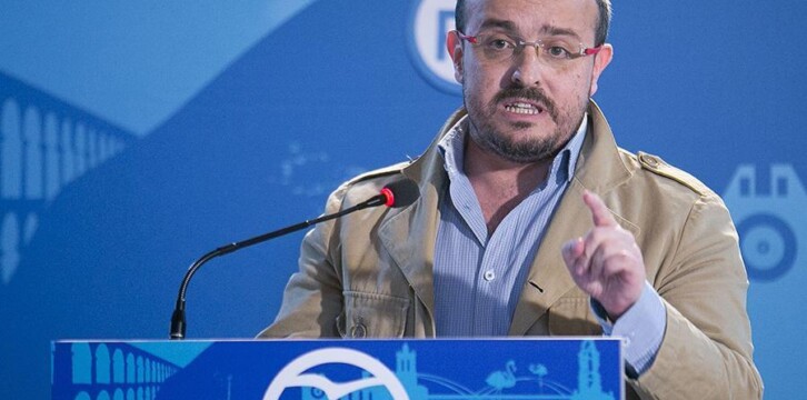 Alejandro Fernández durante su intervención