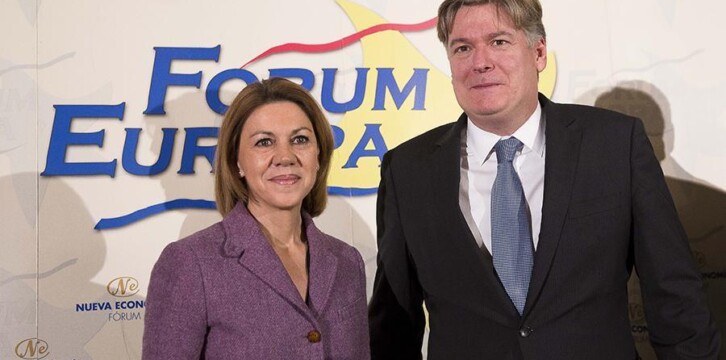 Cospedal presenta la conferencia de López-Istúriz en el Fórum Europa