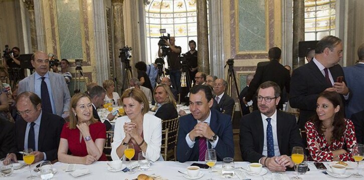 Mariano Rajoy presenta a Cristina Cifuentes en el Nueva Economía Fórum