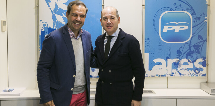 Ramón Moreno junto al responsable del PP de España en Venezuela, José Antonio Alejandro González